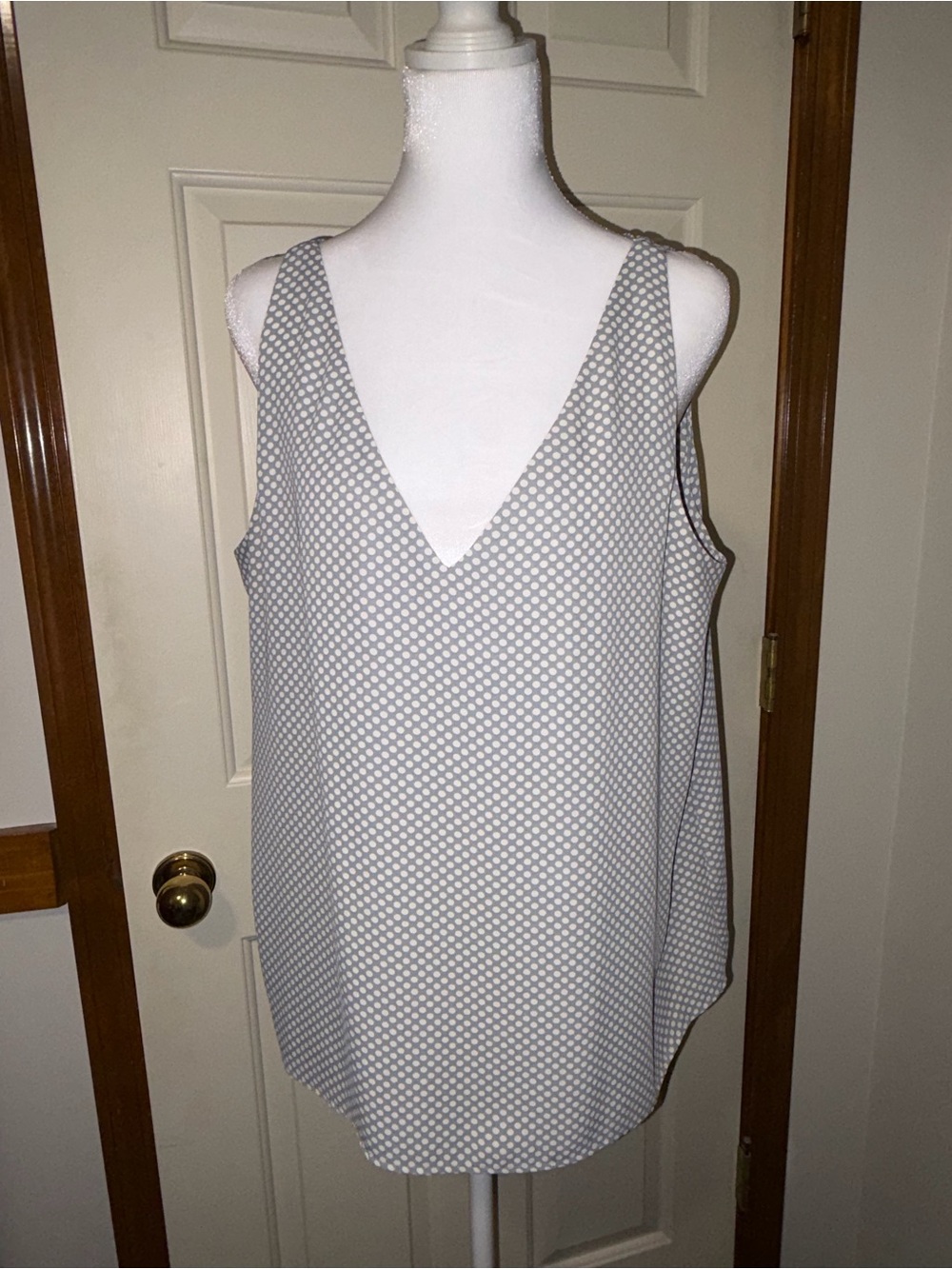 Express Gray White Polka Dot Criss Cross Back V-Neck Sleeveless Tank Top L